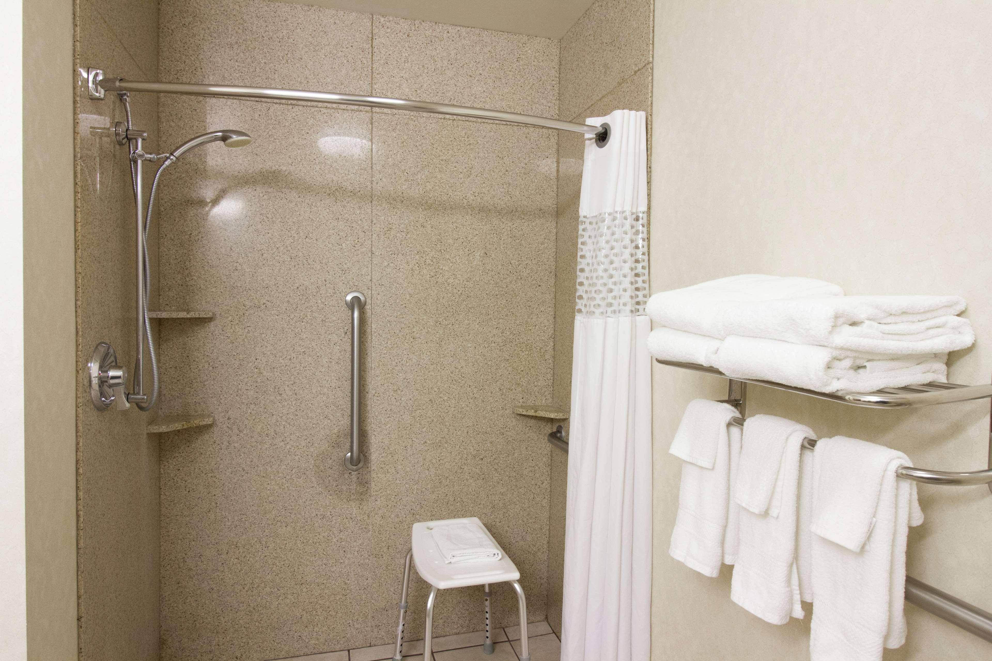 Hampton Inn Norfolk Bagian luar foto