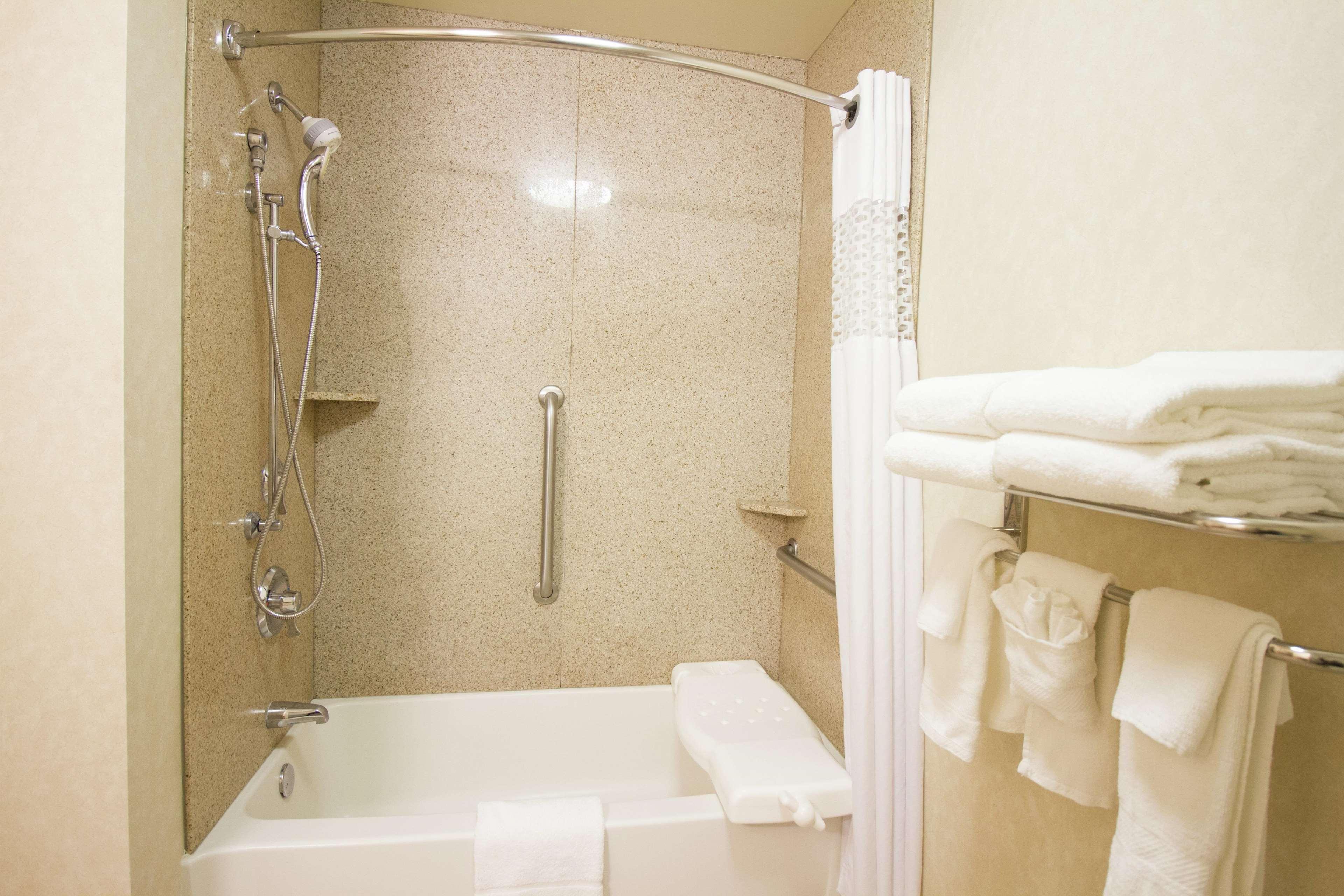 Hampton Inn Norfolk Bagian luar foto