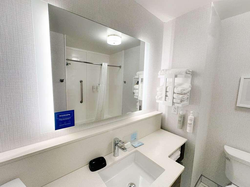 Hampton Inn Norfolk Bagian luar foto