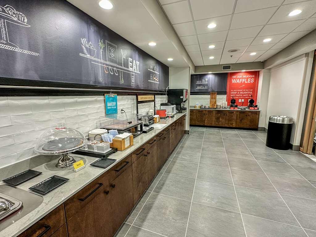 Hampton Inn Norfolk Bagian luar foto