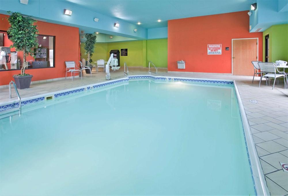 Hampton Inn Norfolk Bagian luar foto