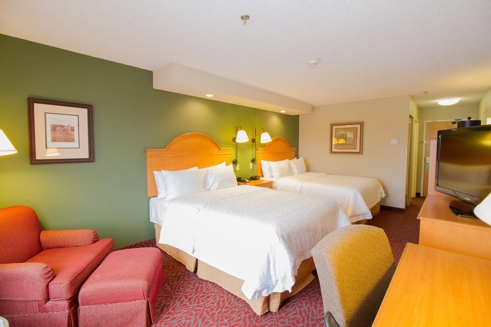 Hampton Inn Norfolk Bagian luar foto