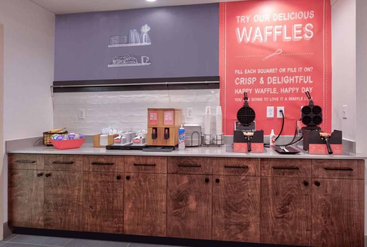 Hampton Inn Norfolk Bagian luar foto