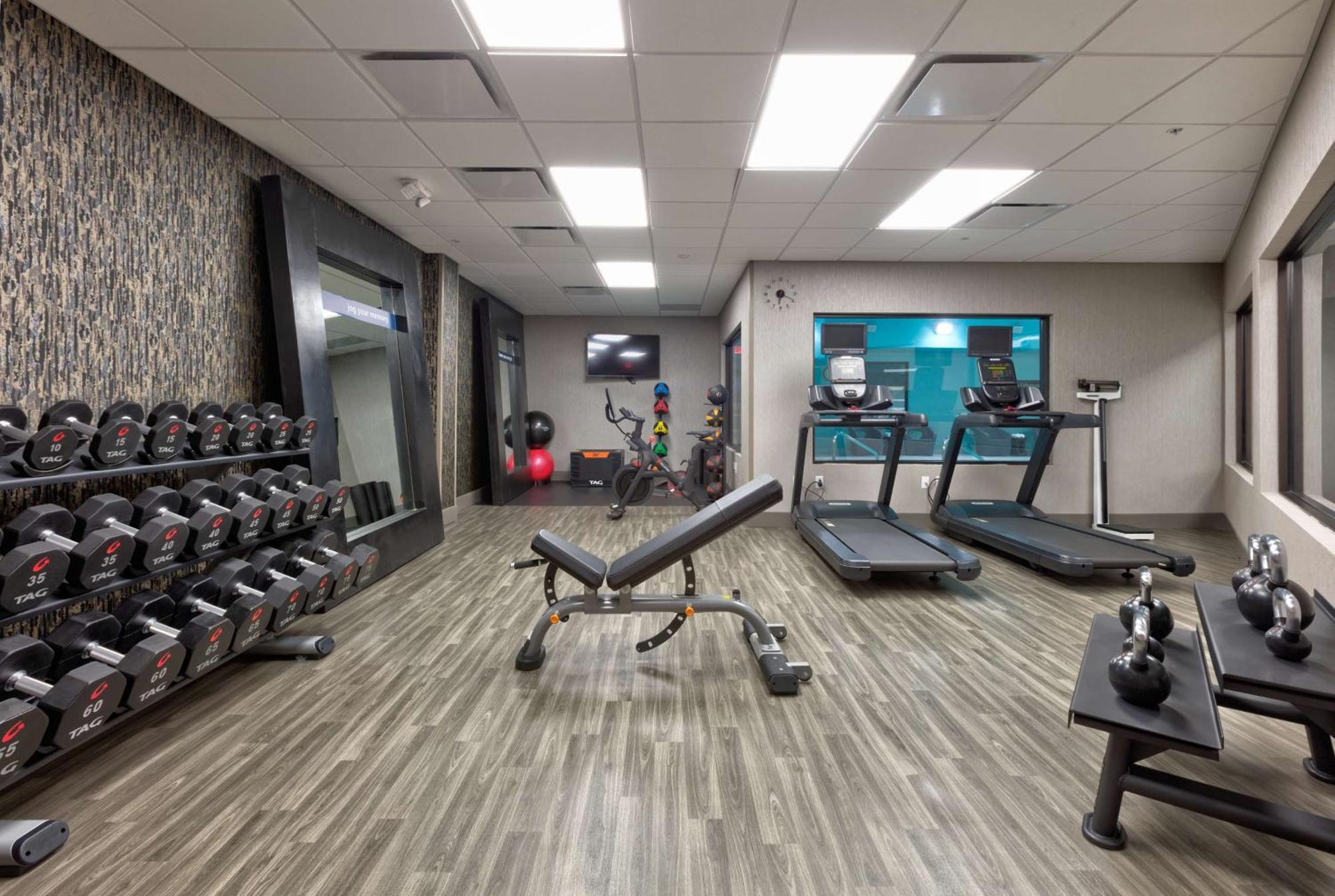 Hampton Inn Norfolk Bagian luar foto